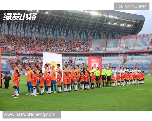 足球明星传奇合影照片展现绿茵场上的辉煌瞬间与友谊的永恒纽带